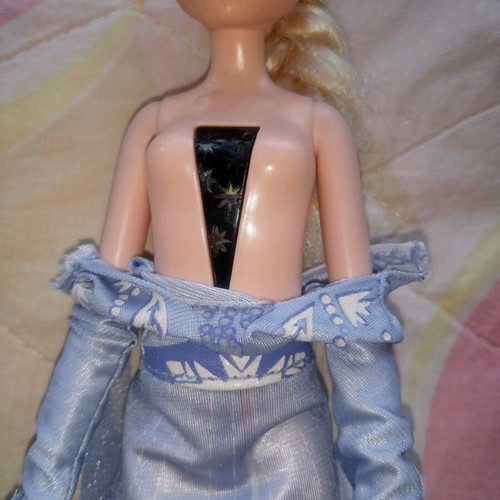 Frozen Elsa singing and Anna light-up dolls used