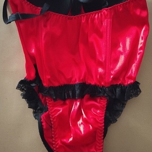 Lingerie new, size 2, black and red
