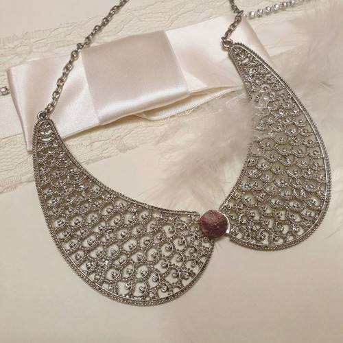 Silver Collar Necklace like new