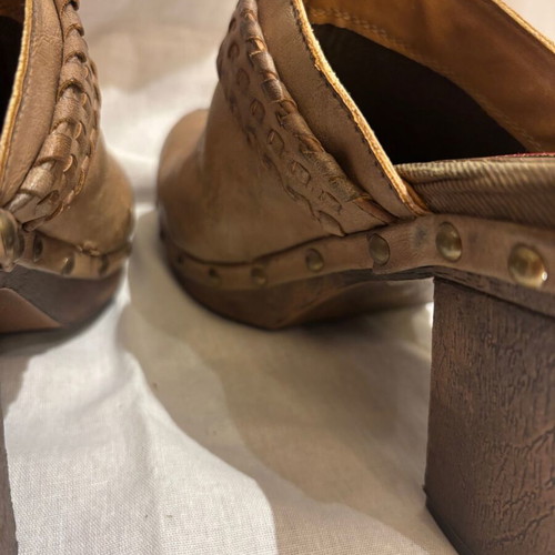 Women's beige clogs size 39 high heels like new