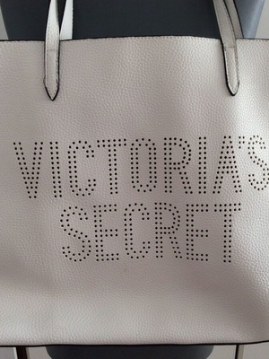 Τσάντα Victoria's Secret από συνθετικό δέρμα μεταχειρισμένη, λευκή