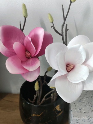 Decorative flowers like new without pot