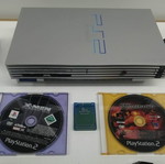 Playstation 2 Fat Silver SCPH-50004 σαν καινούργιο με 2 χειριστήρια και 2 παιχνίδια