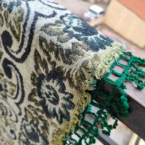 Woven green blanket used 178x125 without fringes