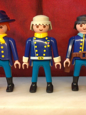 Playmobil 3 Northern Figures like new