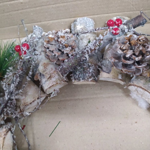 Christmas wreath new with wood pieces, unusual design