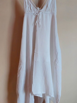White summer cotton dress like new, adjustable size S to light L