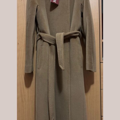 Max Mara Studio Celio coat new, size 40, camel color