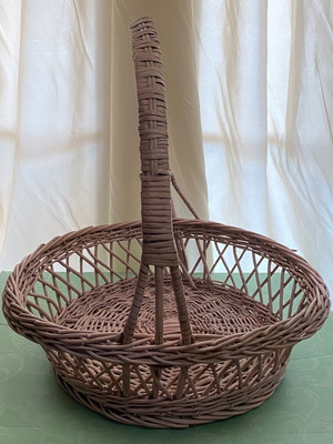 Καλάθι ροζ μεταχειρισμένο με περίμετρο 118cm και ύψος 37cm