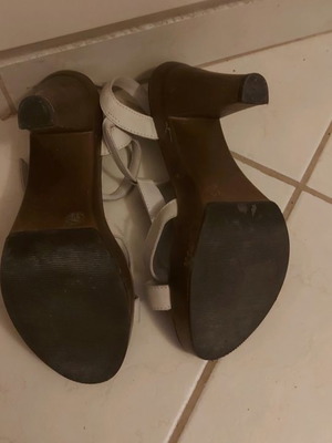 Sandals shoes used, size 39