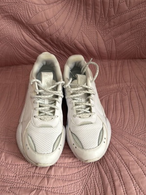 Γυναικεία αθλητικά παπούτσια Puma RS-X λευκά, μέγεθος 38,5, σαν καινούργια