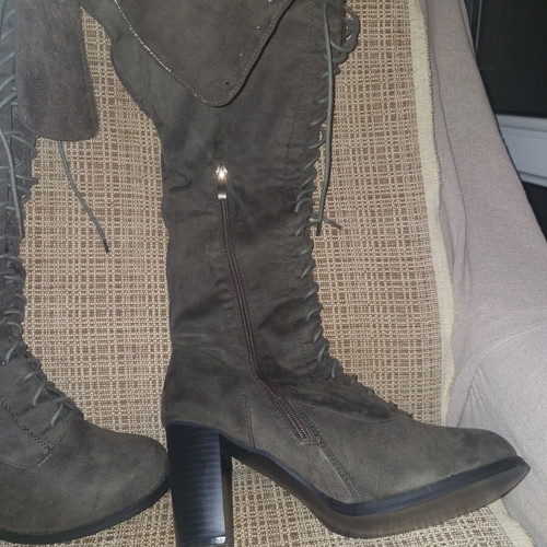 Brown suede boots with laces and heel