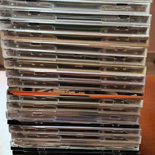 Large collection of Greek music CDs over 25 pieces, like new condition