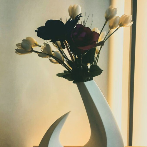 Luna Flame Sculpture decorative vase and flowerpot