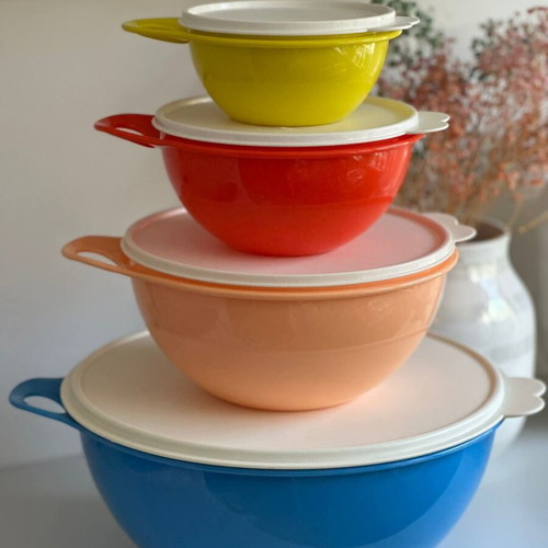 Tupperware mixing bowls set 4 pieces, new, airtight