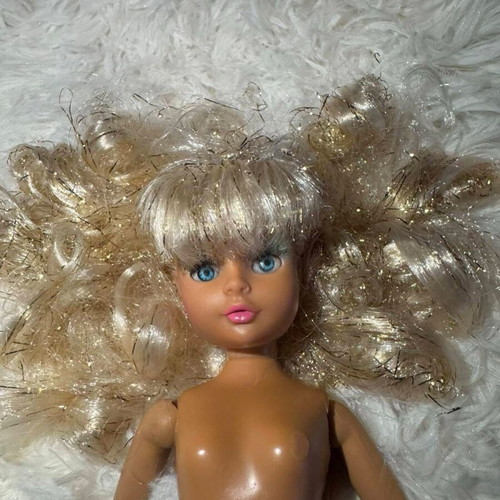Bibibo Goldilocks doll used with factory paint and movable joints