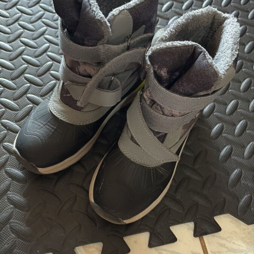 Kids winter boots, waterproof, size 33, black