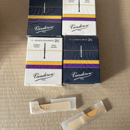 Clarinet reeds, pack of 40