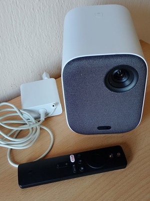 Xiaomi Mi Smart Projector 2 σαν καινούργιο με τηλεχειριστήριο και τροφοδοτικό