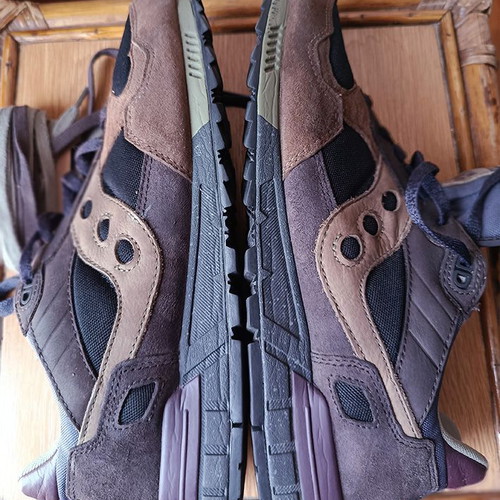 Saucony Shadow 5000 Sneakers used, dark grey and plum, size EU46