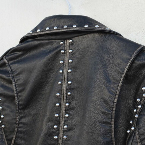 Bershka studded distressed faux leather - 49,90 - Vendora.cy Bershka studded distressed faux leather - 49,90 - Vendora.cy
