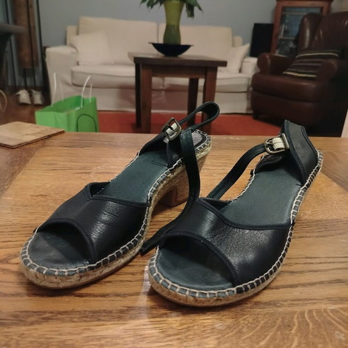 Leather sandals like new, black with rope heel, size 37