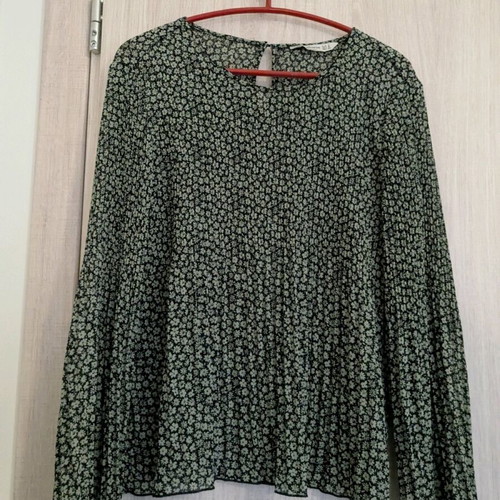 Stradivarius shirt used with floral pattern, size S