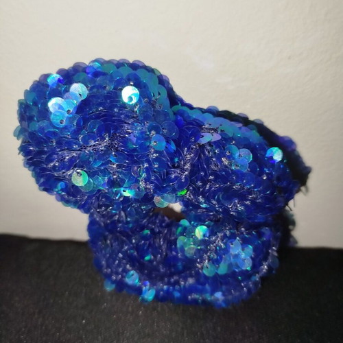 Blue sequin hair tie like new, hair or wrist accessory