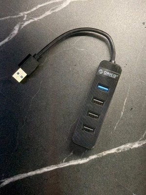 ORICO USB hub 4 θυρών με 1 θύρα USB 3.0 και 3 USB 2.0