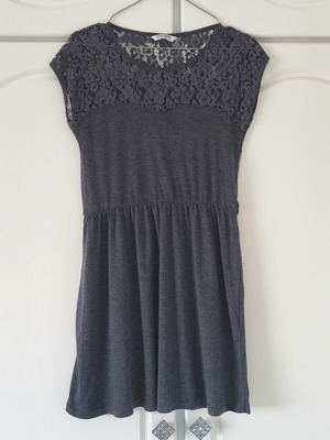 Pull&Bear women's grey mini dress like new with lace and lining