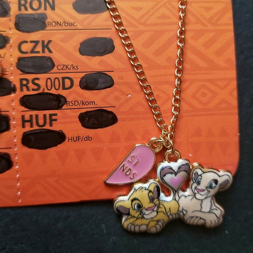 Disney The Lion King Best Friends necklace set new (2 pieces)
