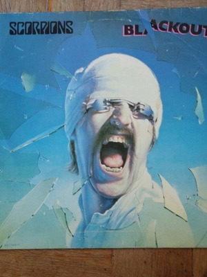 Scorpions Blackout LP, VG δίσκος, VG+ αναπαραγωγή και G+ εξώφυλλο