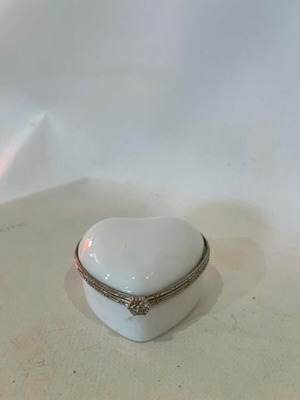 Vintage Limoges heart-shaped porcelain jewelry box used