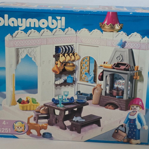 Playmobil Castle Kitchen 4251 sealed, minor box wear
