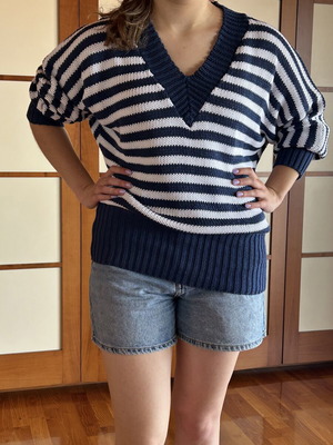 Pullover navy style V-neck spring-summer like new, white and blue