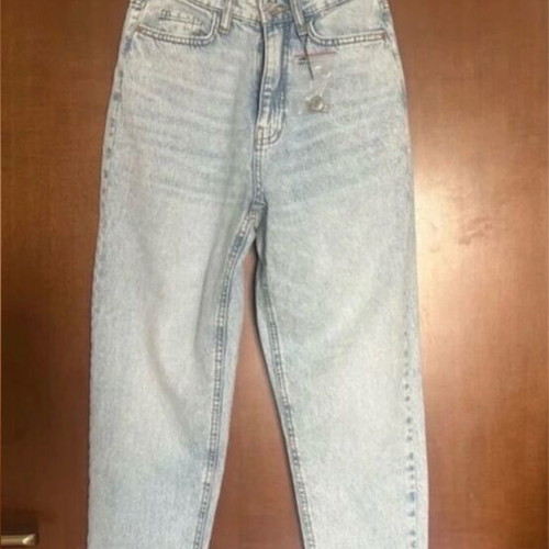 Women's jeans new with tags, size XXS 32 4, white and blue