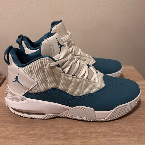 Nike Air Max Jordan boots like new, size 46, white and blue