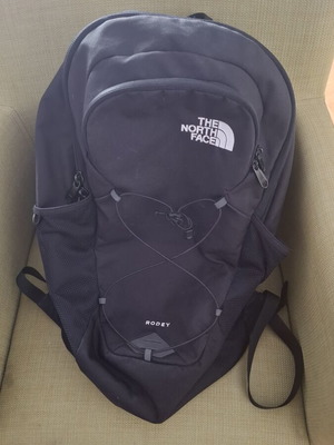 The North Face Rodey Backpack 27L like new, black