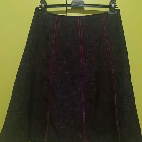 Katsari winter skirt like new, black with purple velvet details