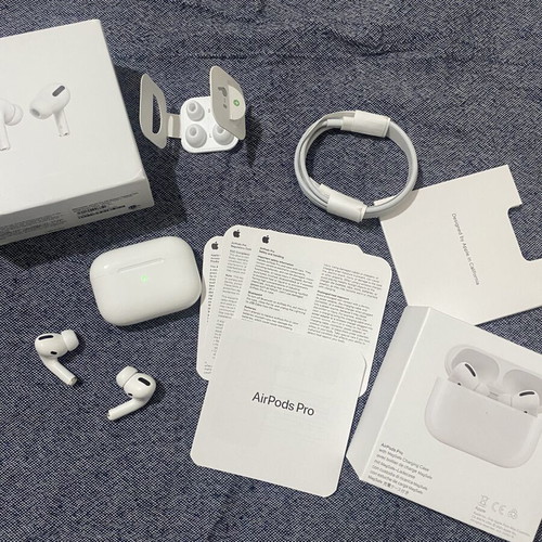 AirPods Pro 1st Gen with MagSafe Case new, complete set