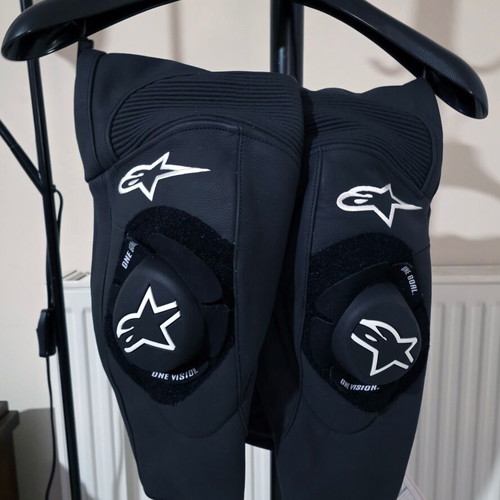 Παντελόνι μοτοσικλέτας AlpineStars Missile Black δερμάτινο καινούργιο μέγεθος 50