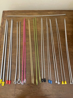 Vintage knitting needles used, set