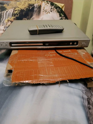 Dvd Philips σαν καινούργιο με το κοντρόλ