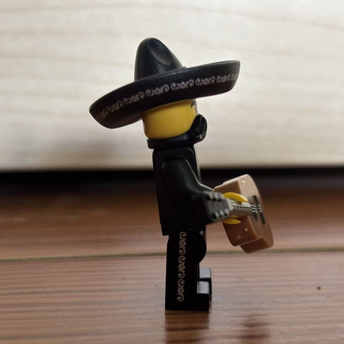 Mariachi Lego CMF Series 16 minifigure, complete set with accessories