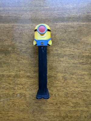 PEZ dispenser Minions Mel Despicable Me like new