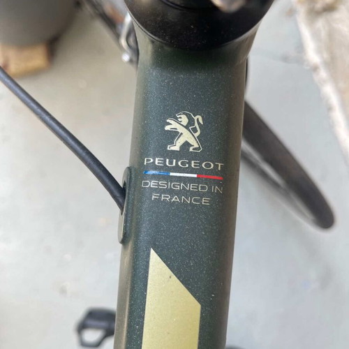 Peugeot road bike, 700c, with gears