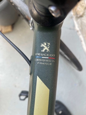 Peugeot road bike, 700c, with gears