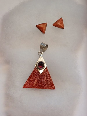 Silver 925 pendant and earrings set with coral and garnet, like new