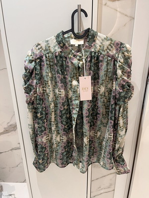 Floral Shirt DLV by Darlin New, pastel colors, sizes S/M