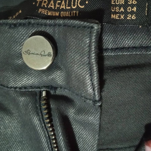 Zara high-waisted winter shorts used, black with zipper pockets, size S 36